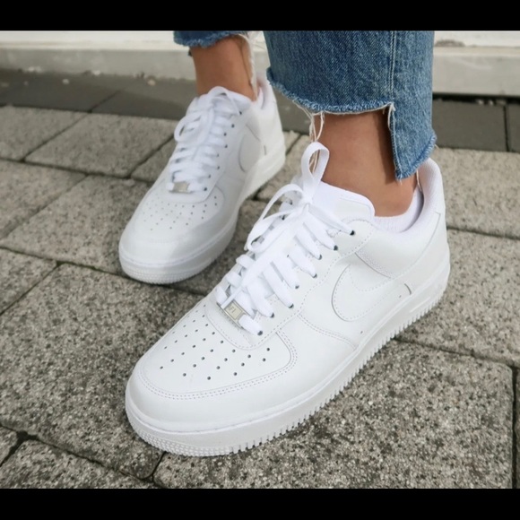 - Nike Air Force 1 shoes - Picture 2 of 2